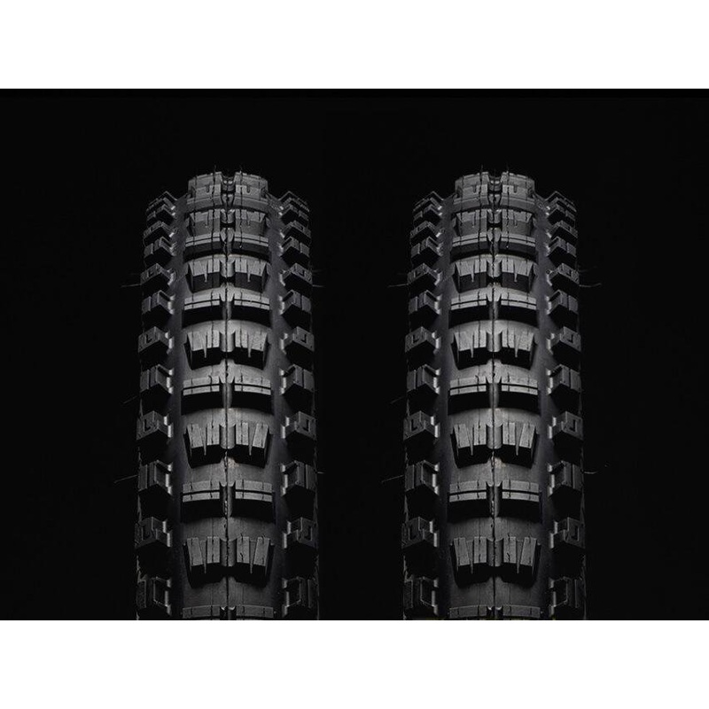 29 + 275 x 2.4 MX // Gravity Casing // Black